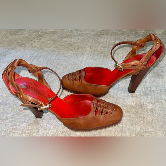 Authentic 𝐂𝐄𝐋𝐈𝐍𝐄 genuine leather heels - Picture 12 of 16